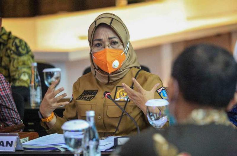 Sylviana Murni, Ketua Komite III DPD RI memberikan pernyataan sikap mengenai pemecatan dr Terawan (foto: dok Kosadata)