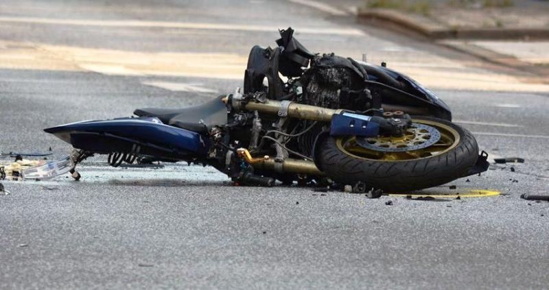 Ilustrasi sepeda motor ringsek sehabis mengalami kecelakaan. (Ist.)