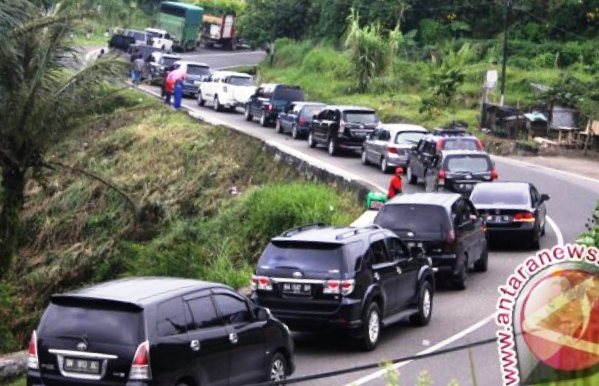 Ilustrasi jalur mudik  kendaraan bermotor menuju  Sumatera Barat. (Foto:Dok.ANTARA)