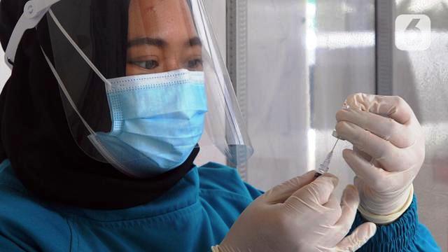 Penyuntikan vaksin  Covid-19 di Jakarta terus dilakukan hingga saat ini. (Ist.)