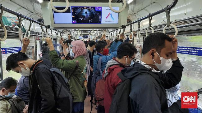 Pengguna Kereta Rel Listrik (KRL) Jabodetabek. (Foto:Dok.CNNIndonesia) 