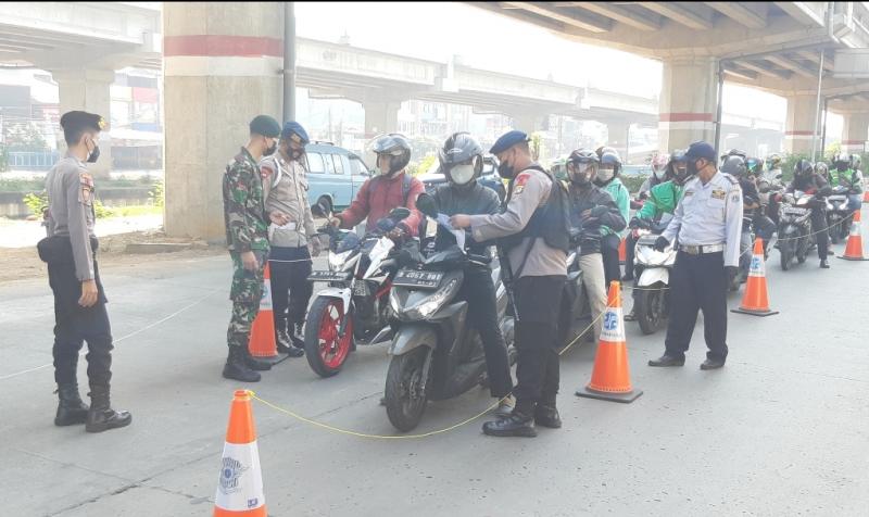 Penyekatan saat PPKM Darurat di perbatasan Bekasi-Jakarta Timur. (Ilustrasi)