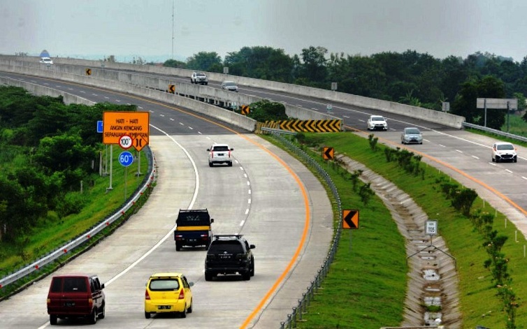 Kendaraan melintas tol Pejagan-Pemalang, Jawa Tengah. (Ist.)