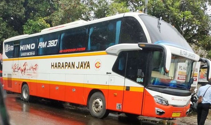 Bus Harapan Jaya menggunakan sasis Hino. (Ist.)