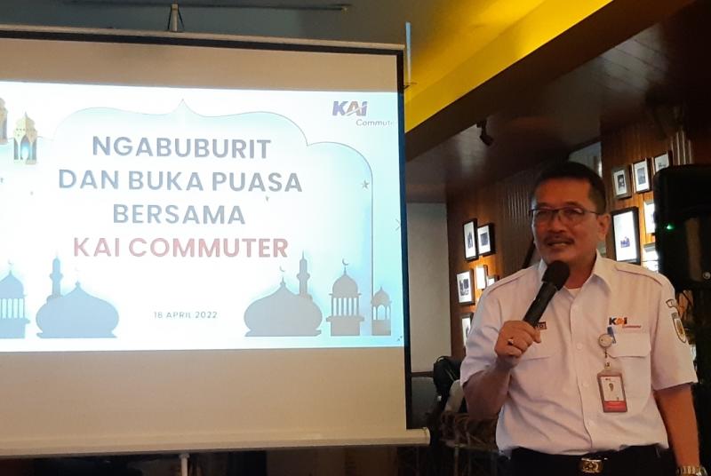 Direktur Operasi dan Pemasaran KAI Commuter Wawan Ariyanto saat shearing season ngabuburit dan buka puasa bersama media dan komunitas, Senin (18/4/2022). 