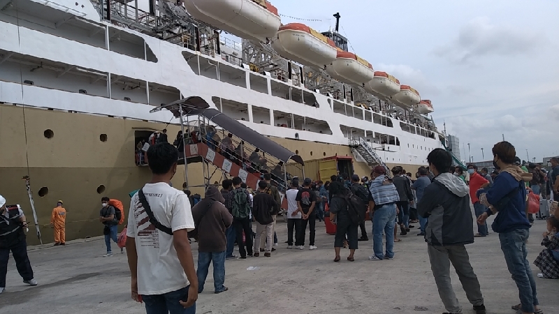 Suasana penumpang kapal Pelni