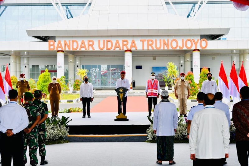 Perezmian Bandara Trunojoyo (Foto: Laily Rachev - Biro Pers Sekretariat Presiden)