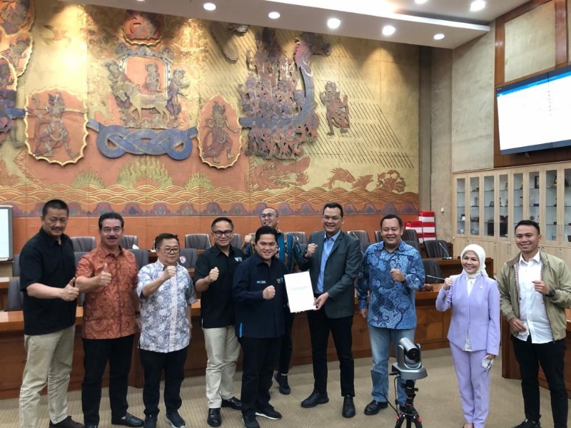 Rapat Panja Komisi VI untuk pemulihan Garuda Indonesia