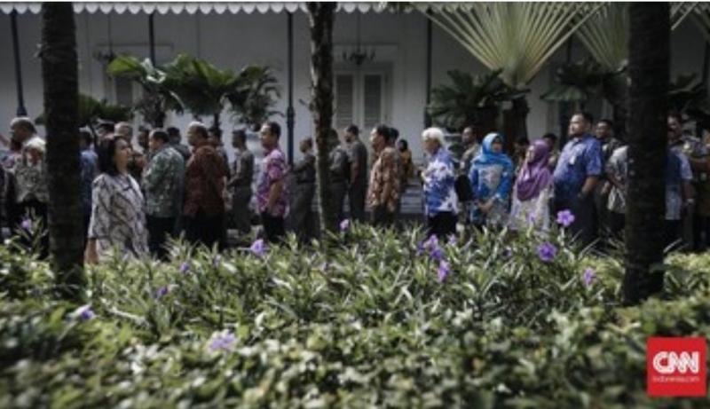 Ilustrasi. Kementerian Dalam Negeri menerbitkan aturan terkait pembatasan jumlah tamu halalbihalal Lebaran 2022 atau Idulfitri 1443 H. (CNN Indonesia/Adhi Wicaksono  