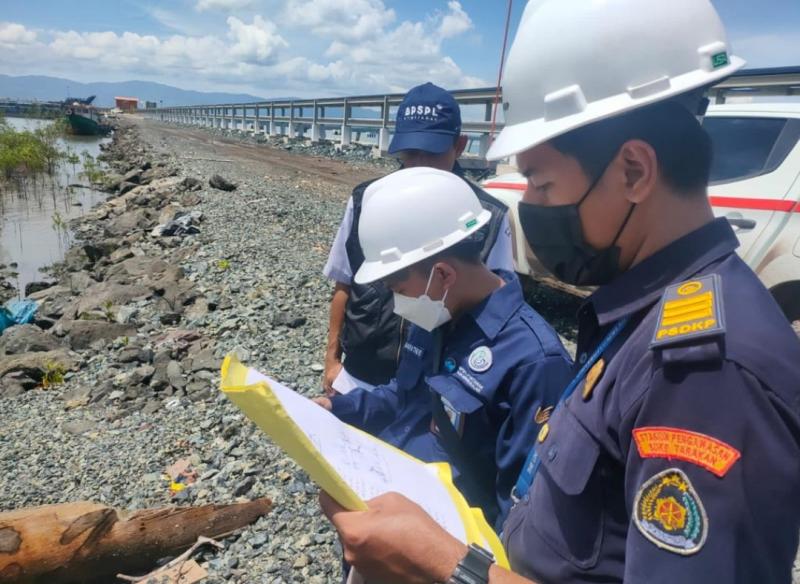 Kementerian Kelautan dan Perikanan (KKP) menemukan pembangunan pelabuhan umum yang tidak dilengkapi Persetujuan Kesesuaian Kegiatan Pemanfaatan Ruang Laut (PKKPRL) di wilayah Kabupaten Tanah Bumbu, Provinsi Kalimantan Selatan. 