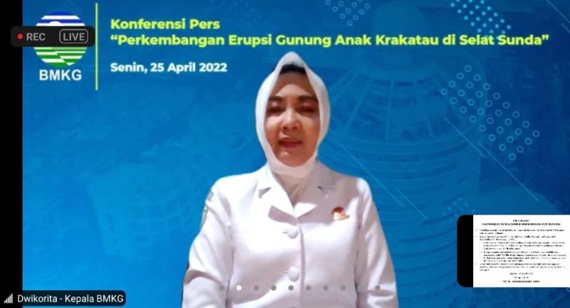 Kepala BMKG Dwikorita Karnawati dalam konferensi pers daring, Senin (25/4/2022).