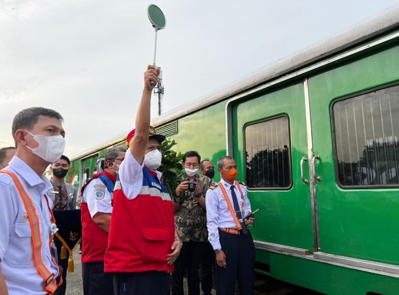 Pelepasan perdana dilakukan oleh Direktur Jenderal Perkeretaapian, Zulfikri didampingi Direktur lalu Lintas dan Angkutan Kereta Api, M. Risal Wasal, Direktur Niaga KAI, Hadis Surya Palapa, EVP Daop 1 Jakarta, Suryawan Putra Hia serta Direktur Utama KAI Logistik, TLN Ahmad Malik Syah.