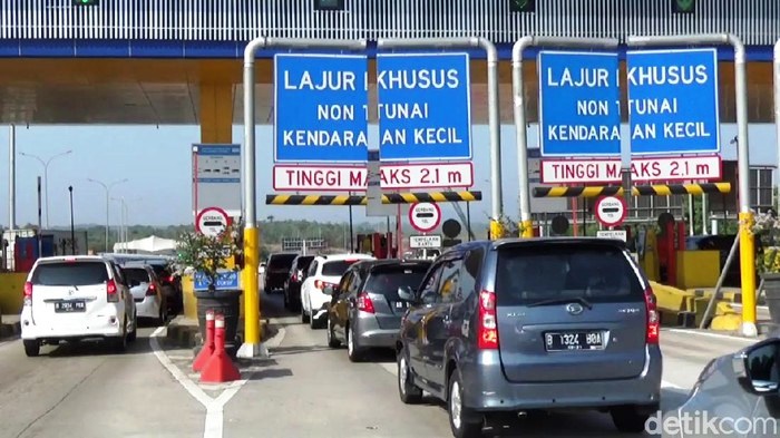 Kepadatan kendaraan di ruas tol Cipularang. (Foto:detik.com)