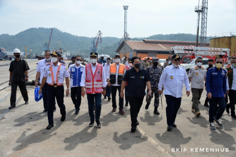 Dirut ASDP mendampingi Menio PMK, Menteri Perhubungan dan Menteri BUMN di Pelabuhan Panjang dan Bakauheni