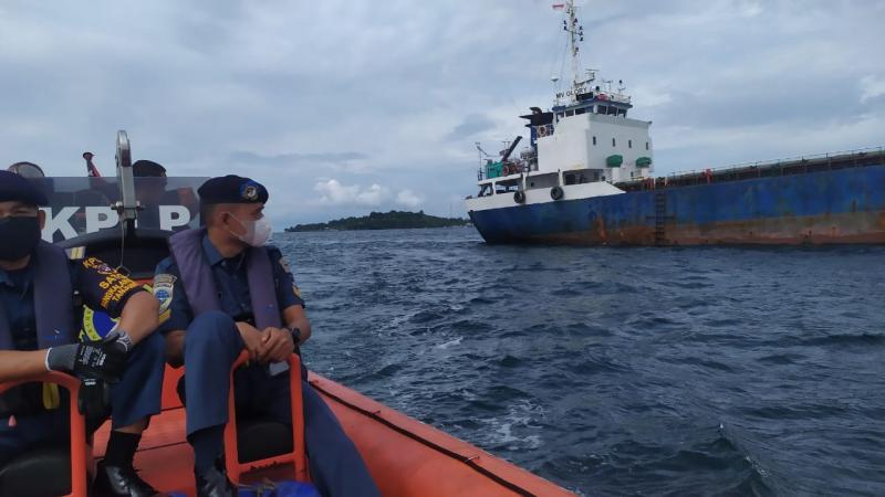 Kapal PLP Tanjung Uban bantu kapal asing kandas