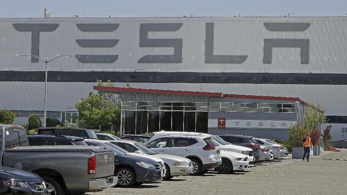 Ilustrasi pabrik mobil listrik Tesla. (Foot:detik.com)