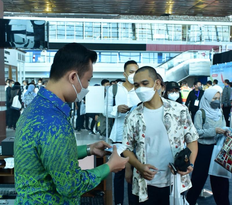Layana. penumpang di Bandara Angkasa Pura II