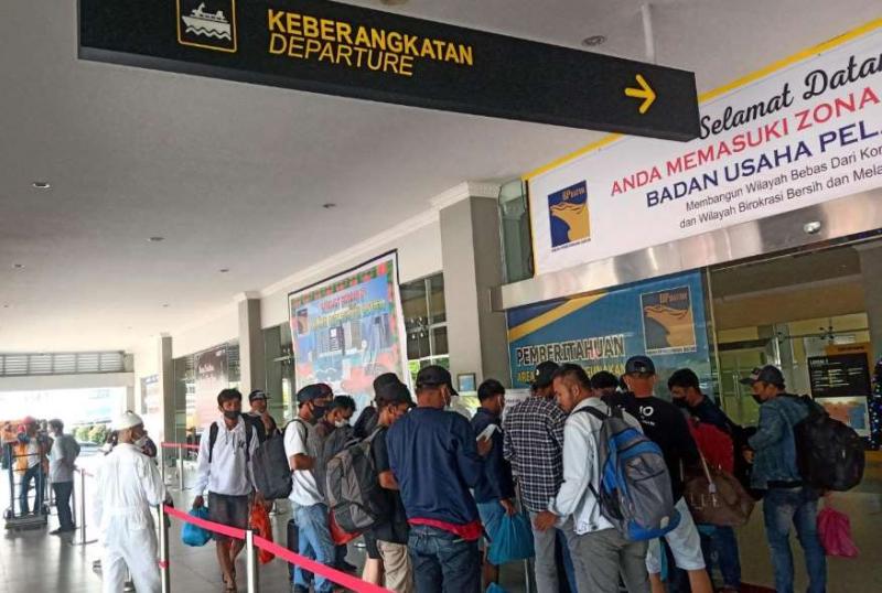 Ilustrasi aktifitas penumpang kapal laut di Pelabuhan Sekupang, Kota Batam. (Foto:Ist.)