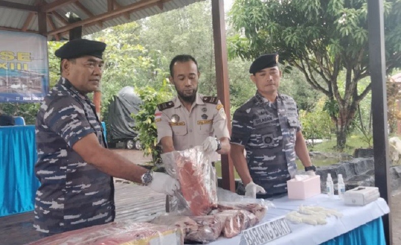 Daging ilegal diangkut speed boat diamankan TNI AL. (Foto:iNews.id)