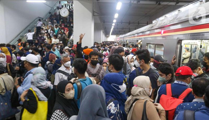 Ilustrasi penumpang KRL di Stasiun Manggarai, Jakarta. (Foto:Liputan6.com) 