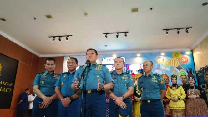 Kepala Staf Angkatan Laut (Kasal) Laksamana TNI Yudo Margono saat memberikan keterangan pers, di Mabesal Cilangkap, Jakarta Timur, Rabu (8/6/2022). (Foto:tvonenews.com)