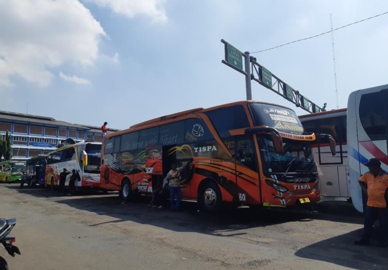 Terminal Bekasi lesu penumpang, Jumat (10/6/2022).