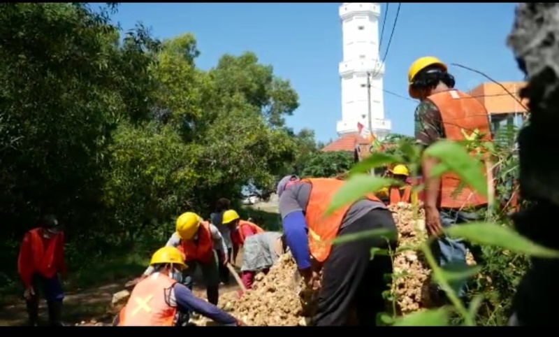 Padat karya di Disnav Cilacap