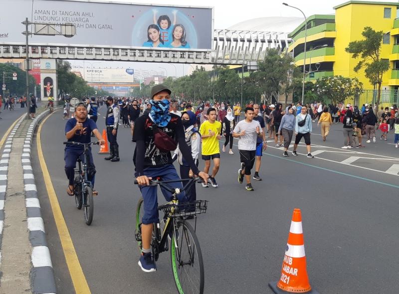 Sejumlah masyarakat memanfaatkan hari Ahad (12/6/2022) pagi, untuk melakukan kegiatan CFD di Kota Bekasi.