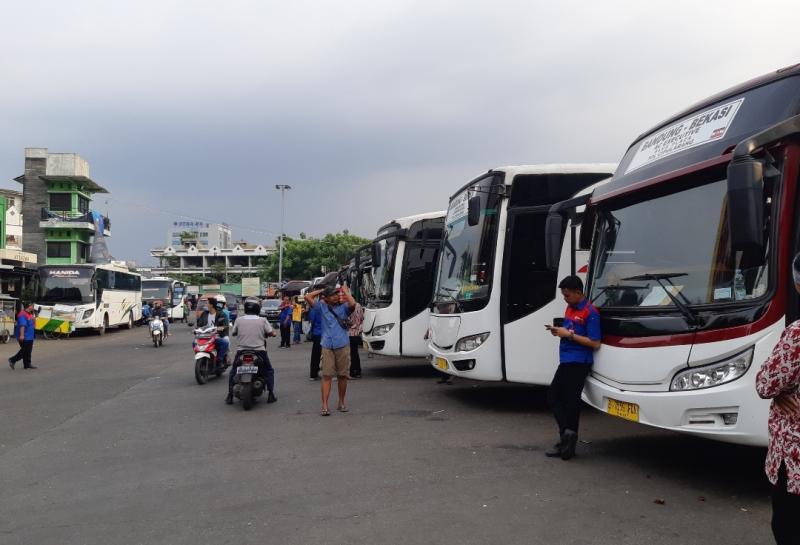 Suasana di Terminal Bekasi, Jawa Barat, Senin (13/6/2022).