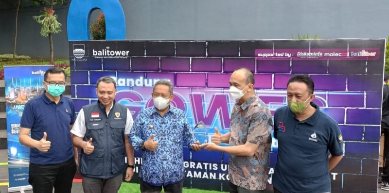 Peluncuran wifi gratis di 40 Taman Bandung