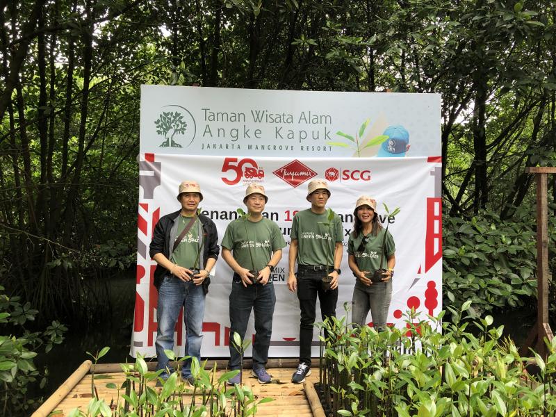 Perwakilan Direksi PT SCG Readymix Indonesia, PT SCG CBM Indonesia, dan PT SCG Indonesia foto:istimewa