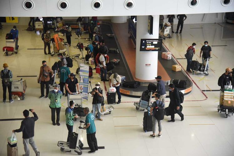 Suasana penumpang di Bandara SAMS Sepinggan, Balikpapan(KOMPAS.COM/Ahmad Riyadi)