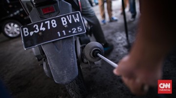 Batas maksimal emisi saat uji emisi kendaraan Jakarta telah ditetapkan dalam Peraturan Gubernur Nomor 31 Tahun 2008. (CNNIndonesia/Adi Ibrahim) 