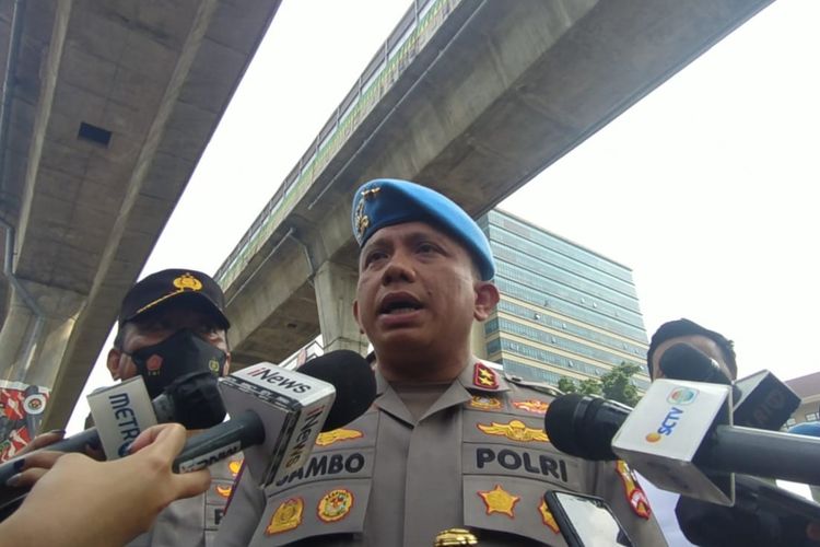 Kepala Divisi Profesi dan Pengamanan (Kadiv Propam) Irjen Ferdy Sambo di depan Lapangan Bhayangkara, Jakarta, Senin (20/6/2022).(KOMPAS.com/RAHEL NARDA)