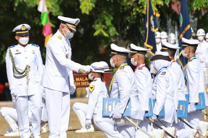 Kepala BPSDMP saat melantik Perwira Poltekpel Malahayati