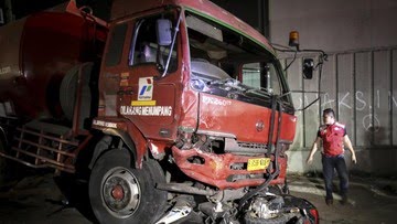 Dishub Kota Bekasi mengklaim pemasangan lampu lalu lintas di lokasi kecelakaan maut truk tangki Pertamina atas permintaan anak usaha Ciputra Group. (ANTARA FOTO/Asprilla Dwi Adha).