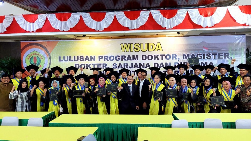 Wisudawan penerima beasiswa AP I