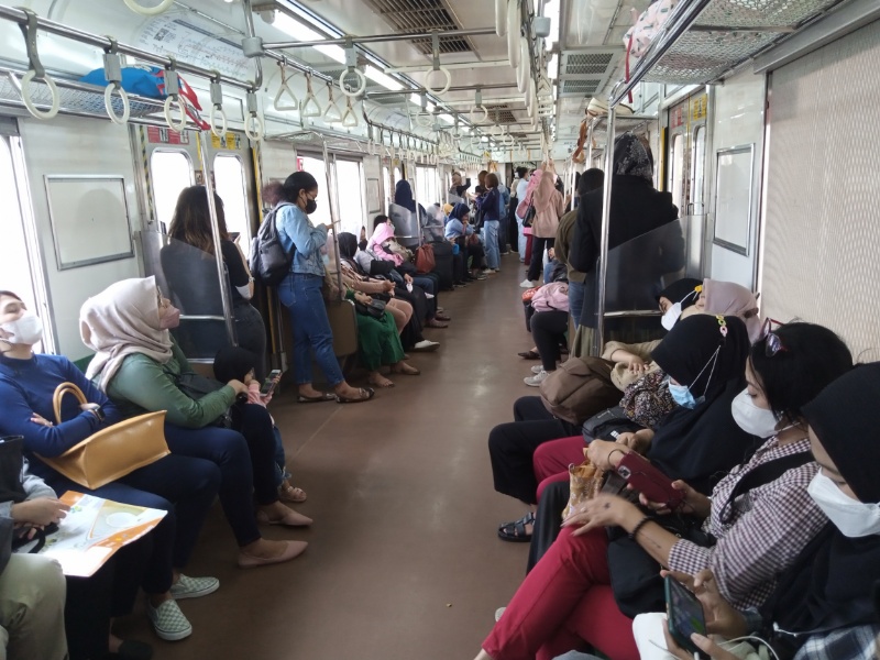 KRL tujuan Jakarta Kota pagi ini dari Stasiun Bojong Gede