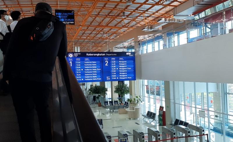 Stasiun KA Bandara BNI City kini, Sabtu (30/7/2022), sudah mulai diuji coba untuk naik turun penumpang KRL.