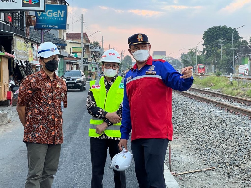 Tinjauan pembangunan jalur KA layang Simpang Joglo