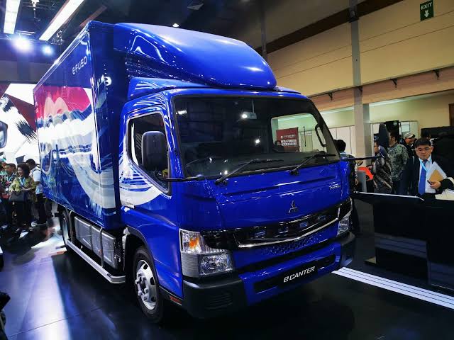 Truk Mitsubishi Fuso eCanter. Foto: istimewa.