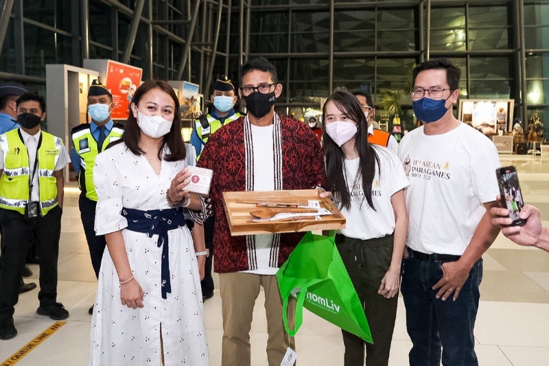 Menparekraf Sandiaga Uno sambangi pelaku ekraf di Bandara Soetta