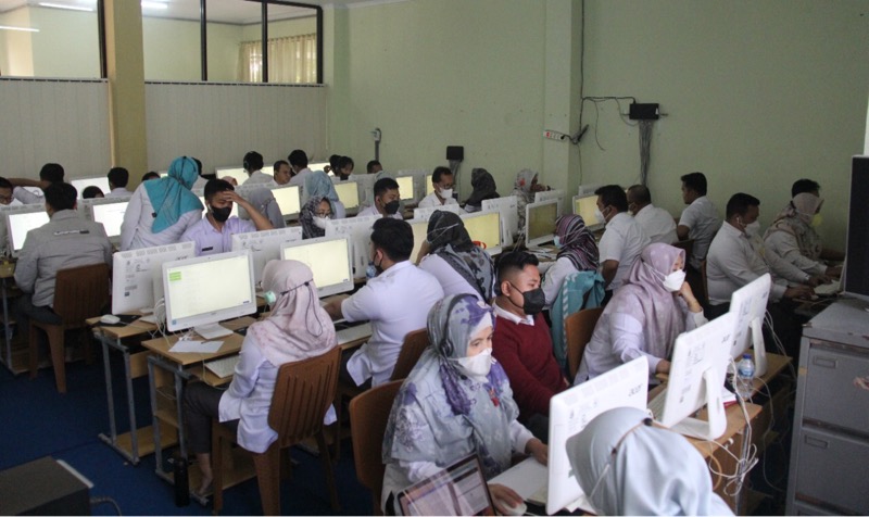 Tiga belas pegawai Dinas Komunikasi, Informatika, Statistik dan Persandian (Diskominfostandi) Kota Bekasi, mengikuti Assessment Preferensi Kompetensi dan Potensi Pegawai Negeri Sipil (PNS) selama dua hari di SMPN 2 Kota Bekasi, Selasa (2/8/2022). Foto: istimewa.