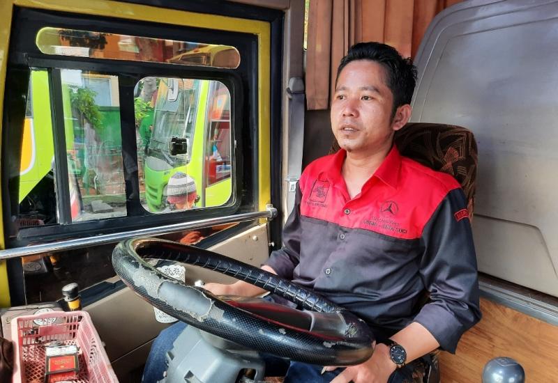 Ian pengemudi bus rute Bekasi-Balaraja. (Ist)