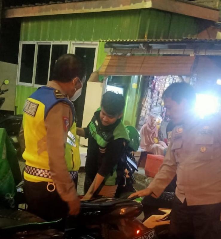 Polsek Bekasi Selatan melaksanakan Operasi dalam Kegiatan Kepolisian  yang ditingkatkan (KKYD) dan Patroli Rutin Unit Samapta  dalam Patroli Kota (Kota). Foto: istimewa.
