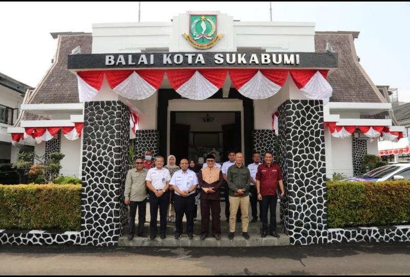 Guna meningkatkan layanan transportasi KA di sejumlah wilayah, PT KAI (Persero) Daerah Operasi 1 Jakarta berkolaborasi bersama pemerintah daerah Kota Sukabumi dan Kabupaten Kerawang.