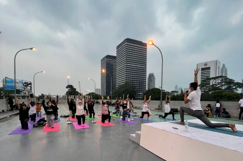 Kegiatan diisi dengan Jazz Station, Yoga Sunset, Fun Runing, Zumba dan Strong Nation. 