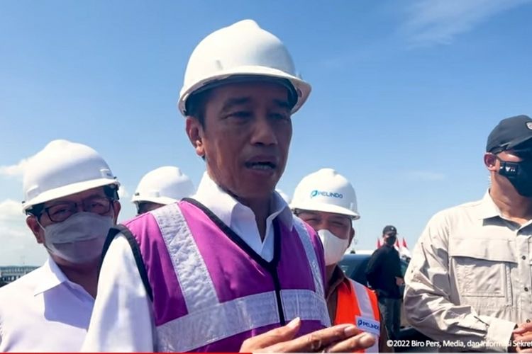 Presiden Joko Widodo meresmikan Terminal Kijing, Pelabuhan Pontianak, Kalimantan Barat.