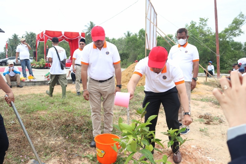 Padat karya di Disnav Dumai dan KSOP Pekan Baru