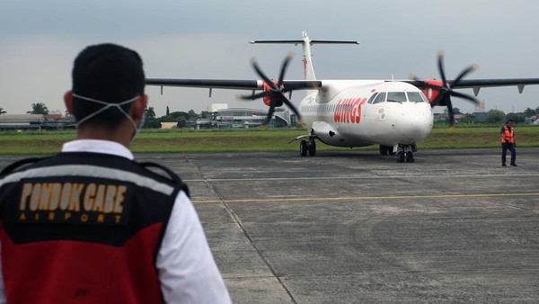 Foto: Ilustrasi Pesawat ATR 72 (Antara Foto/Muhammad Iqbal) 